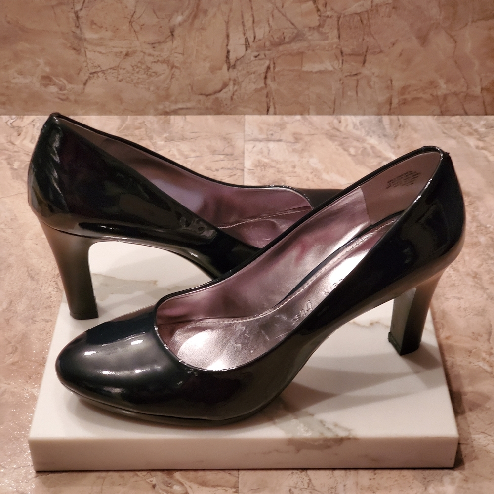 Anne Klein Clemance Navy Patent Leather heels
